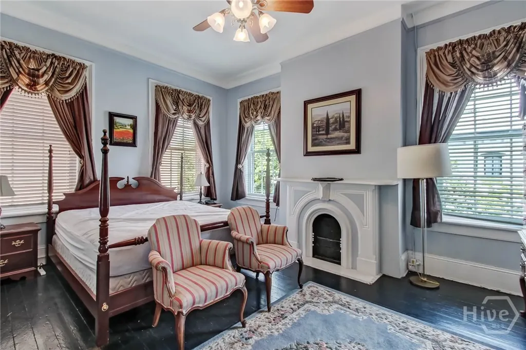 132 E Oglethorpe Avenue Savannah GA 31401