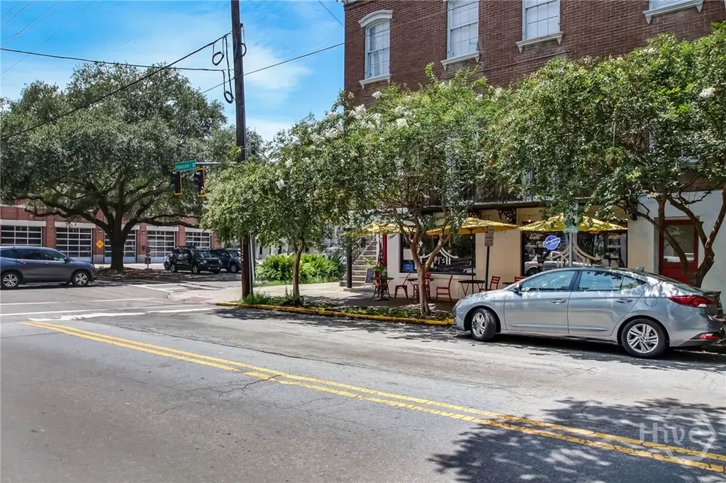 132 E Oglethorpe Avenue Savannah GA 31401