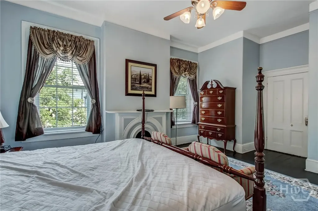132 E Oglethorpe Avenue Savannah GA 31401