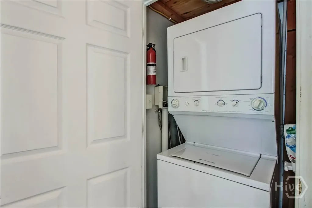 132 E Oglethorpe Avenue Savannah GA 31401