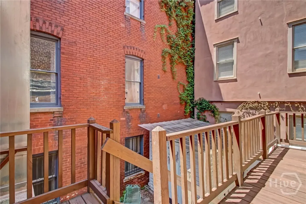 132 E Oglethorpe Avenue Savannah GA 31401