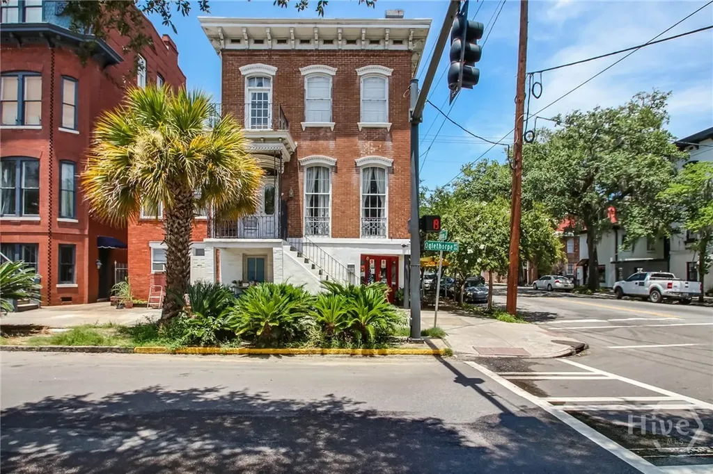 132 E Oglethorpe Avenue Savannah GA 31401