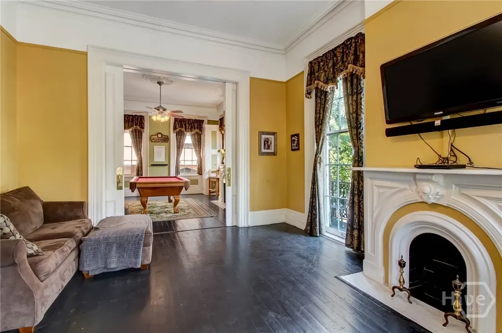 132 E Oglethorpe Avenue Savannah GA 31401