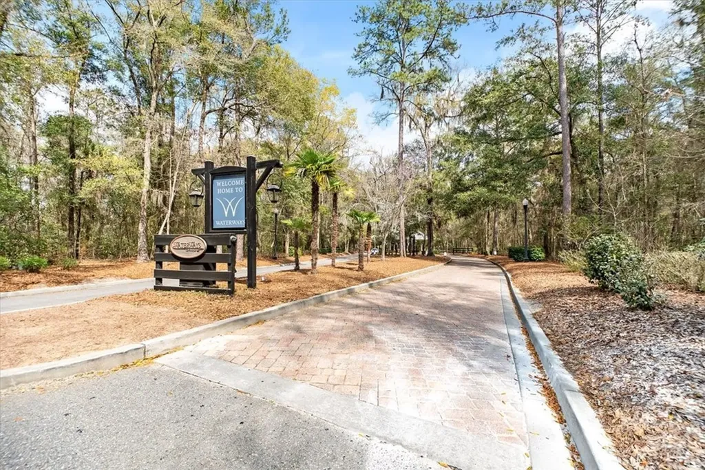 71 Calhoun Lane Richmond Hill GA 31324