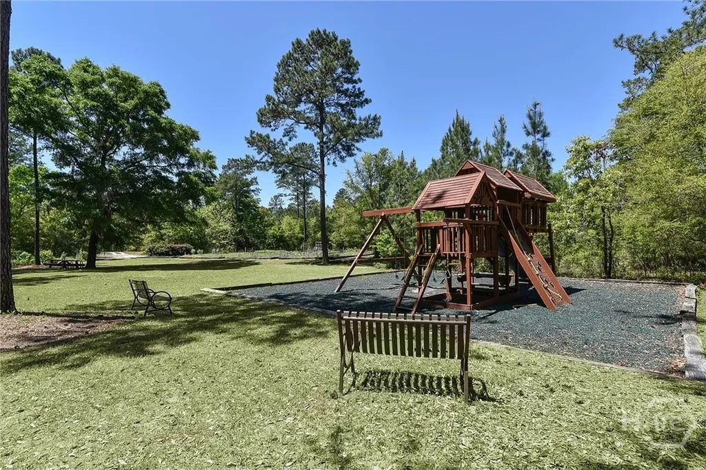 71 Calhoun Lane Richmond Hill GA 31324