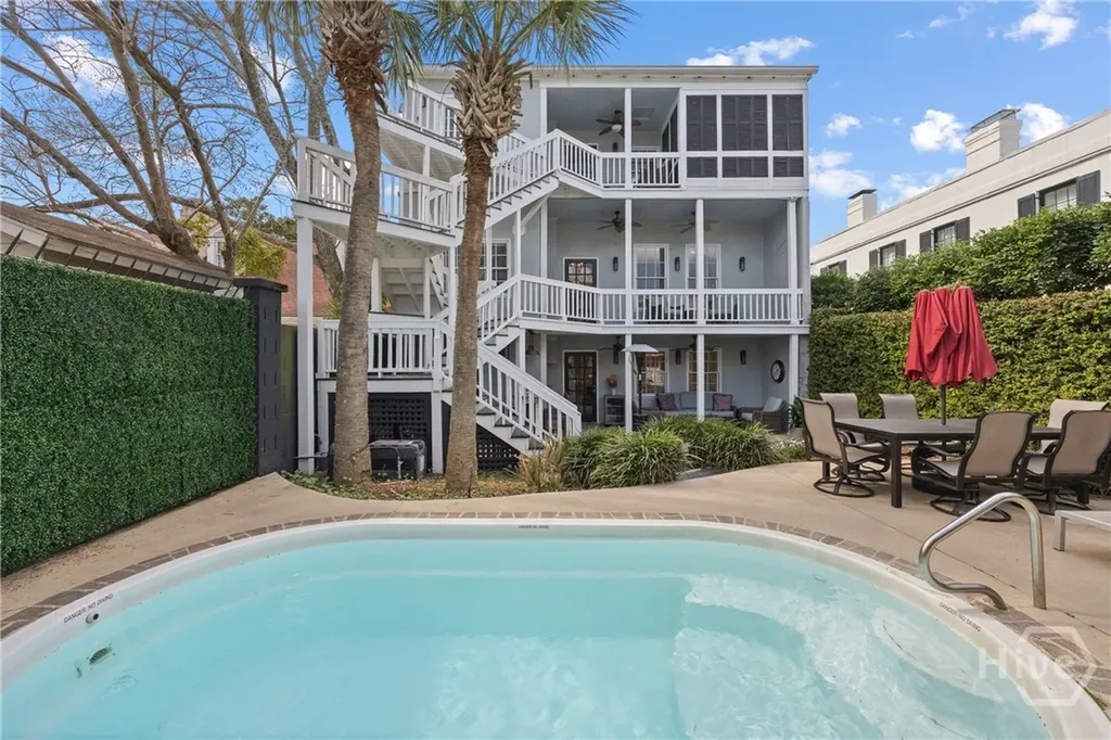 512 Tattnall Street Savannah GA 31401