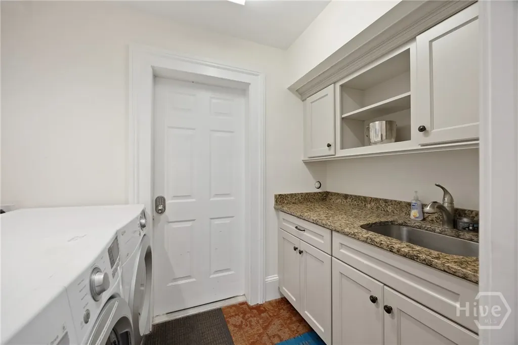 512 Tattnall Street Savannah GA 31401