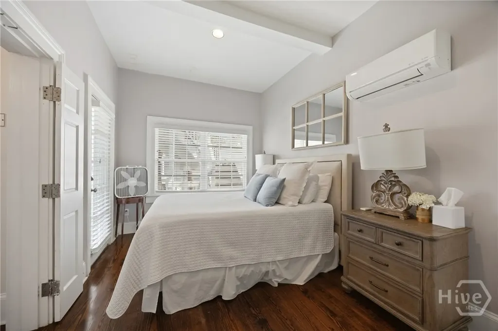 512 Tattnall Street Savannah GA 31401