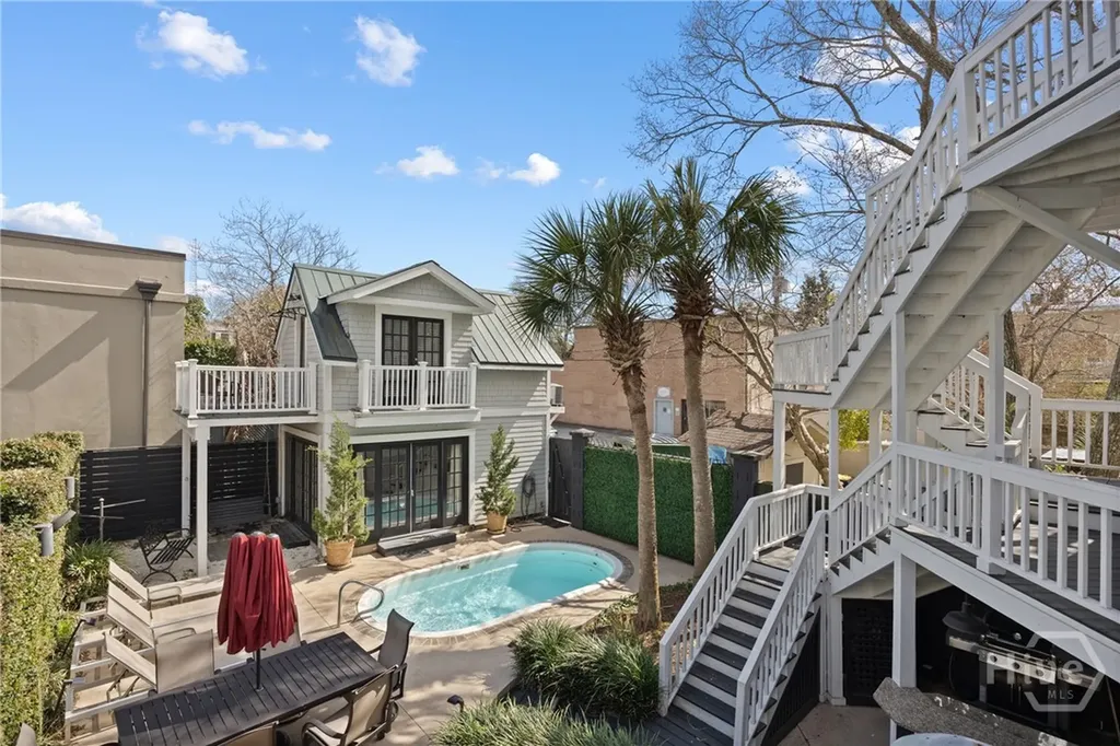 512 Tattnall Street Savannah GA 31401