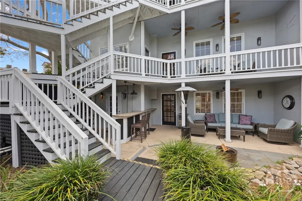 512 Tattnall Street Savannah GA 31401