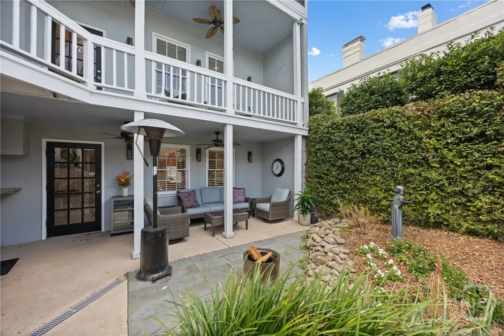 512 Tattnall Street Savannah GA 31401