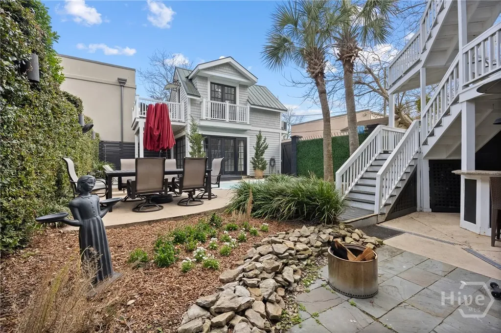 512 Tattnall Street Savannah GA 31401