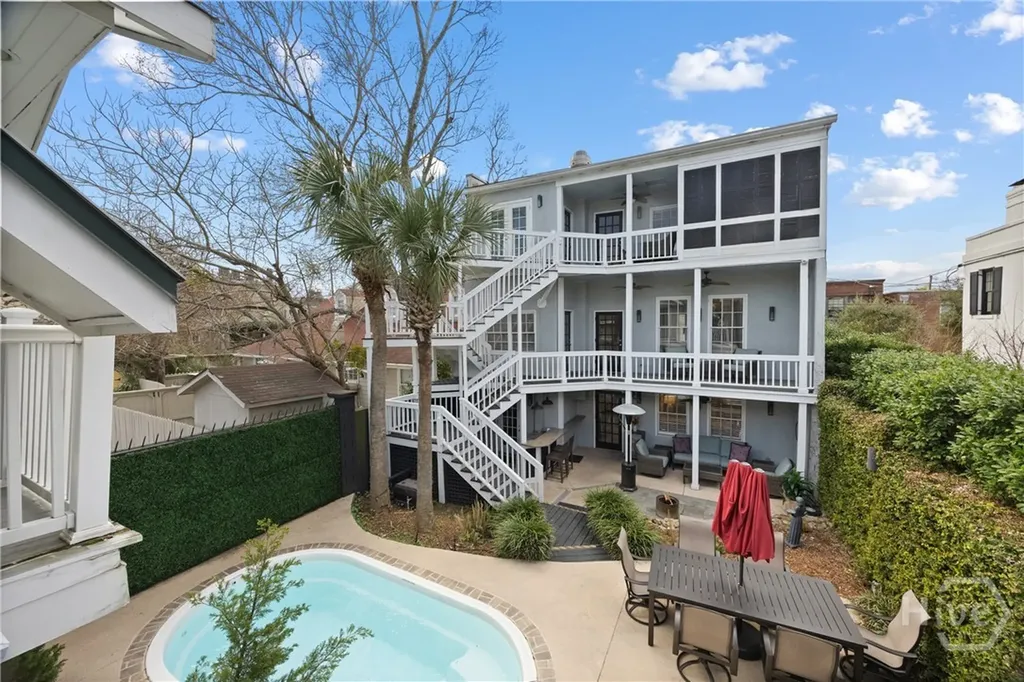 512 Tattnall Street Savannah GA 31401