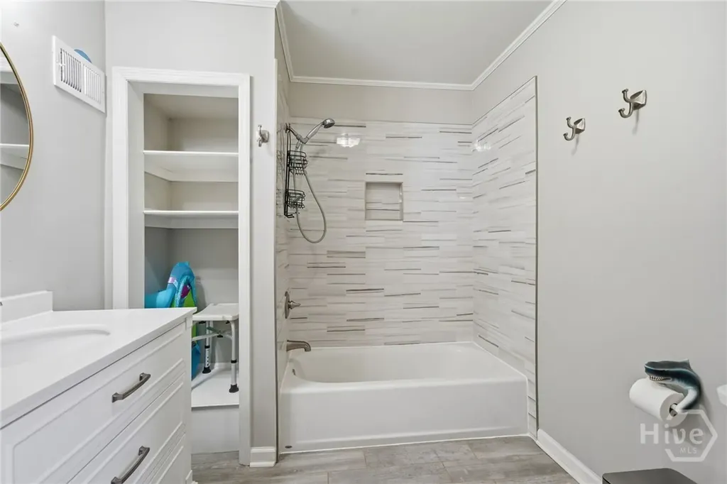 14 Redmond Avenue Savannah GA 31408