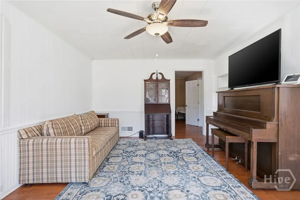 14 Redmond Avenue Savannah GA 31408