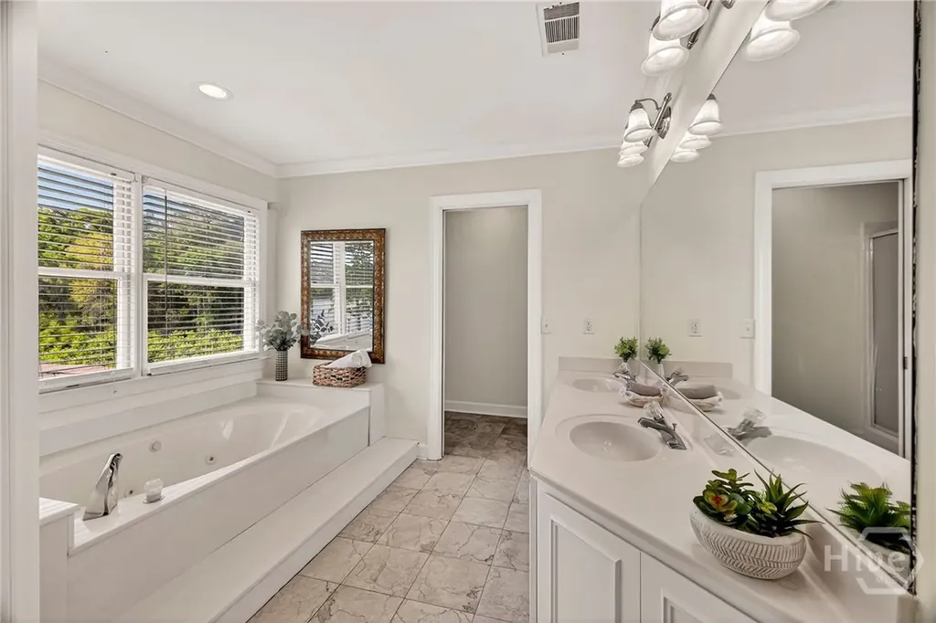 114 Lakeview Court Savannah GA 31406