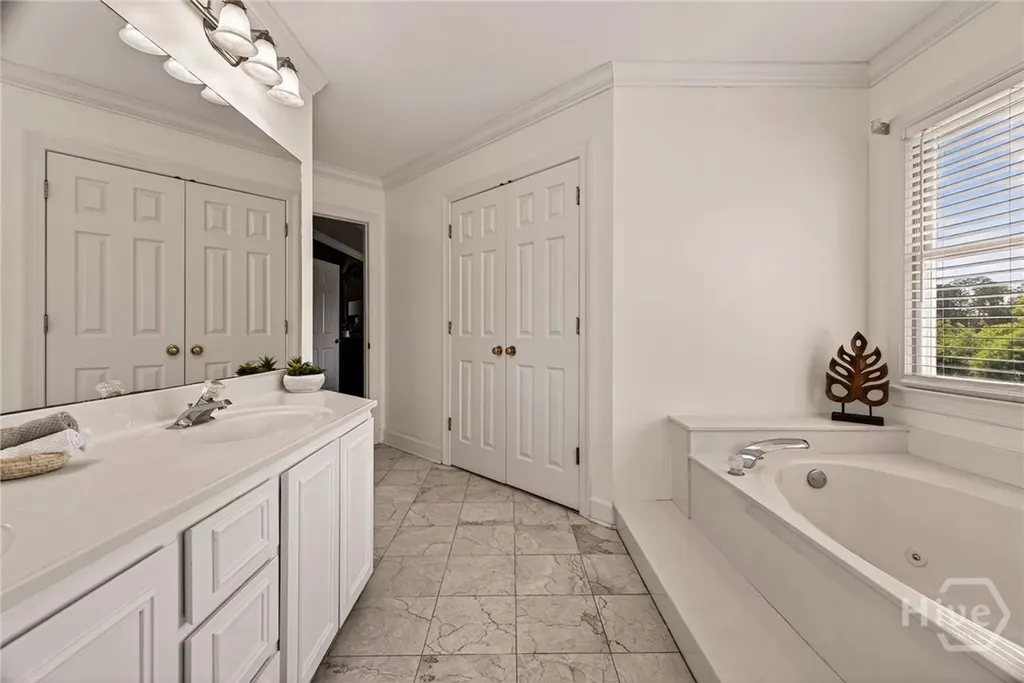 114 Lakeview Court Savannah GA 31406