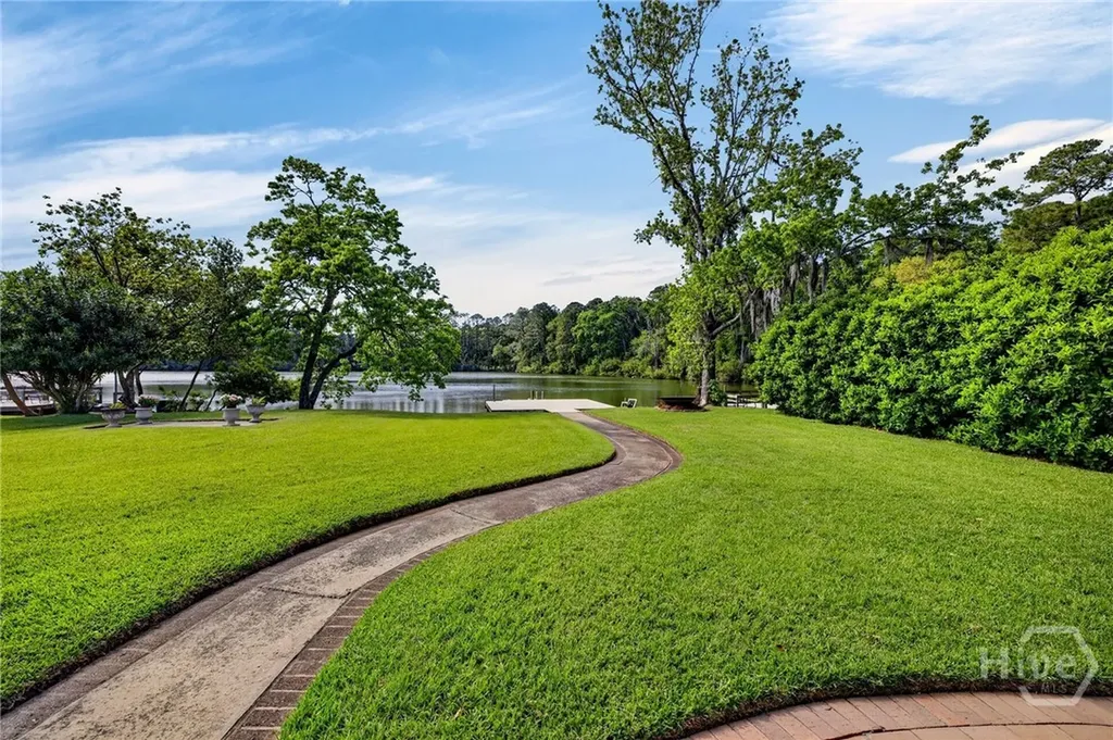 114 Lakeview Court Savannah GA 31406