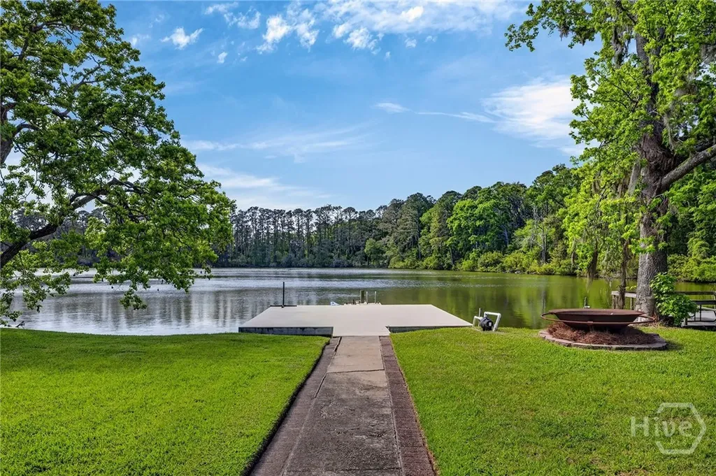 114 Lakeview Court Savannah GA 31406