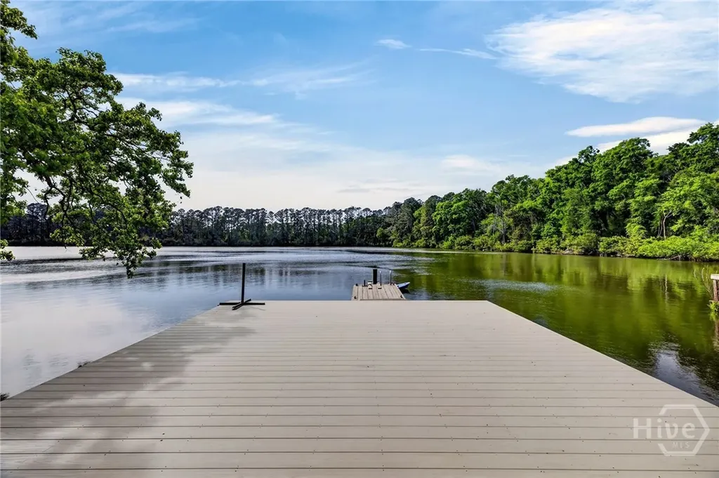 114 Lakeview Court Savannah GA 31406
