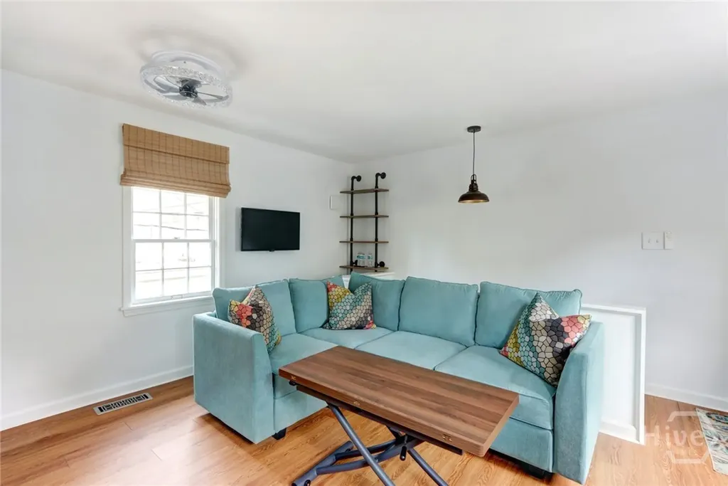 205 W Jones Lane Savannah GA 31401