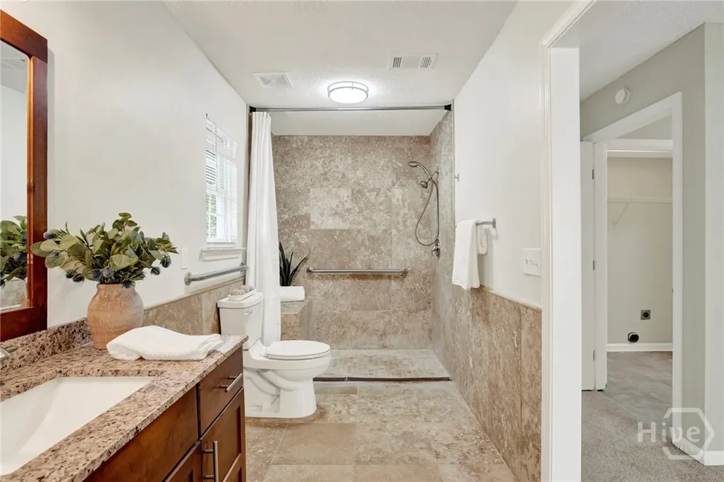 24 Chapel Drive Savannah GA 31406