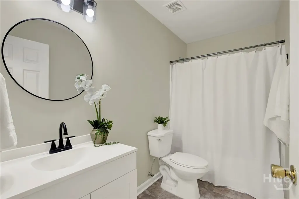 24 Chapel Drive Savannah GA 31406