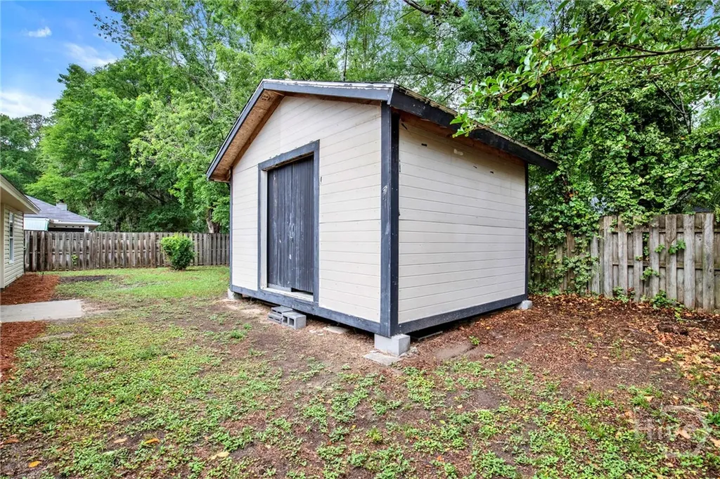 24 Chapel Drive Savannah GA 31406