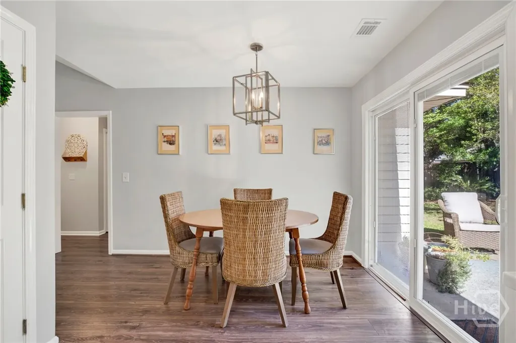 16 Chapel Drive Savannah GA 31406