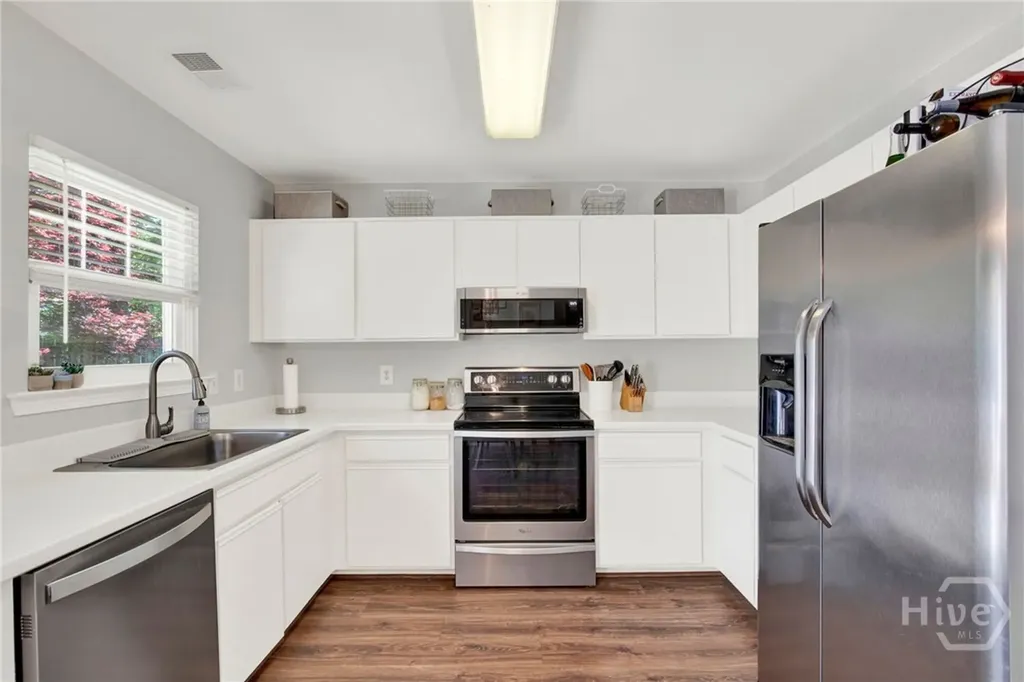 16 Chapel Drive Savannah GA 31406
