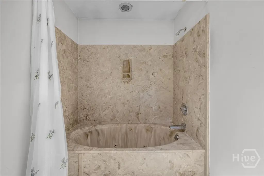 12 Sutton Road Savannah GA 31419