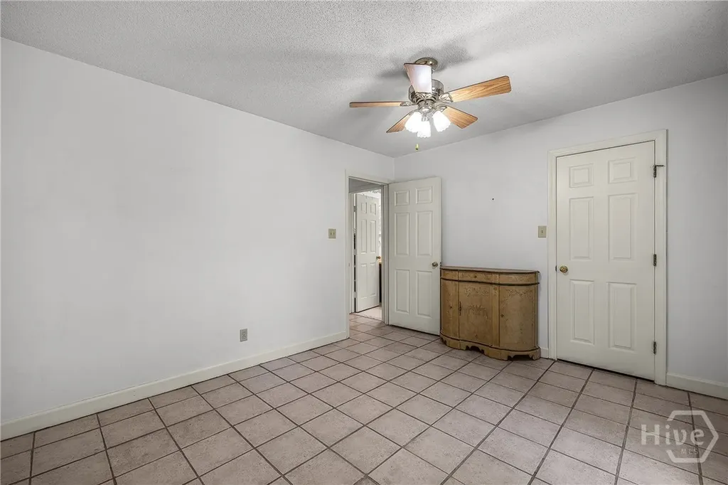 12 Sutton Road Savannah GA 31419