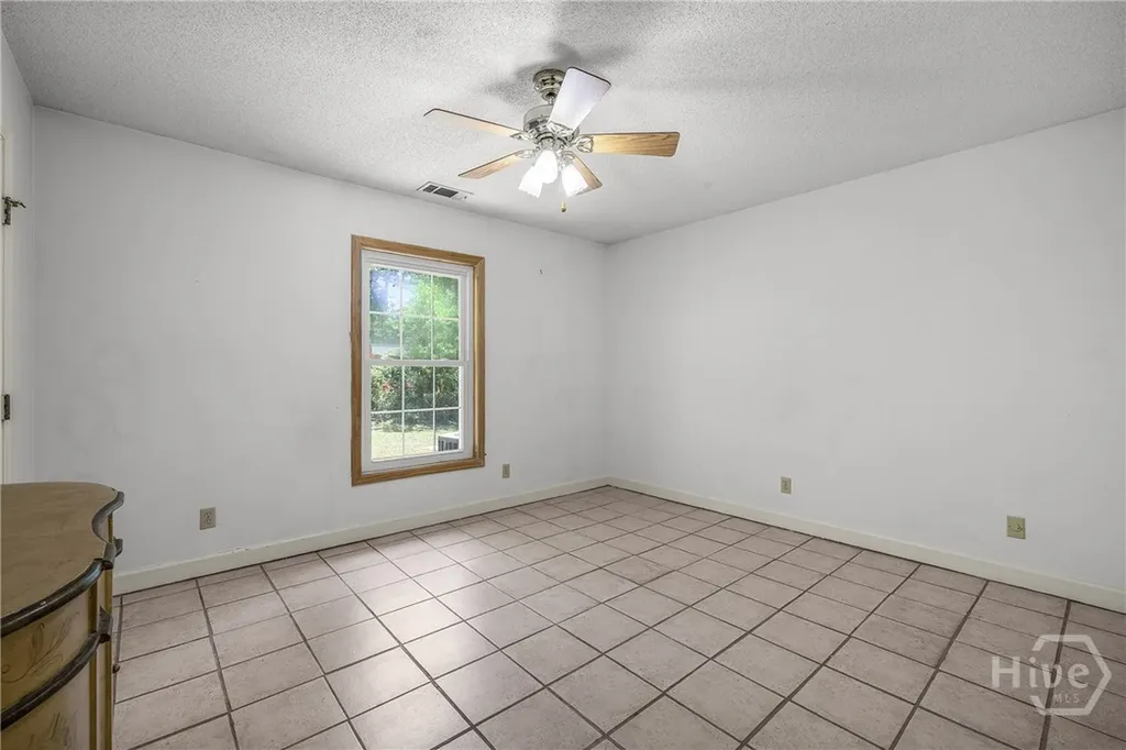 12 Sutton Road Savannah GA 31419