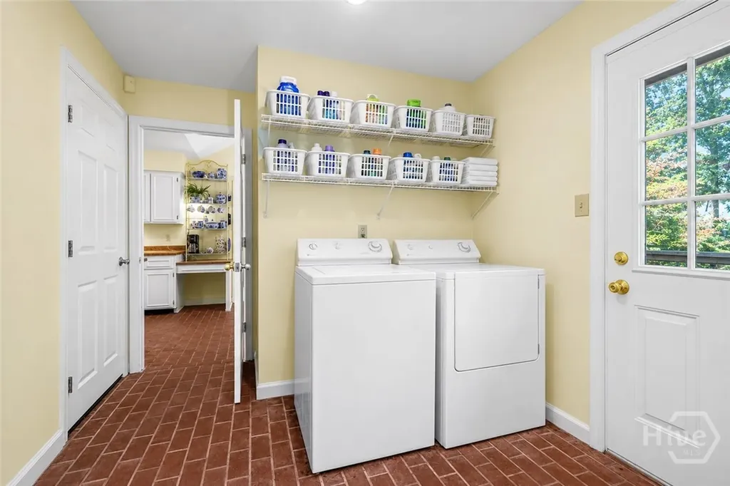 12 Sutton Road Savannah GA 31419