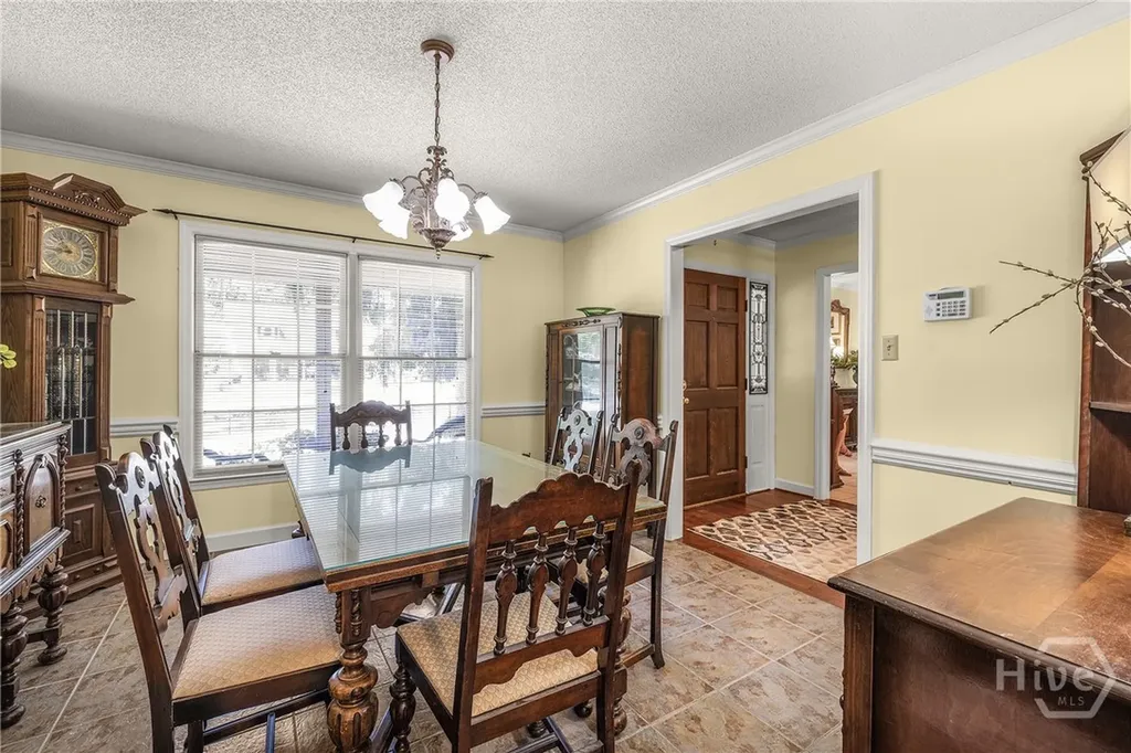 12 Sutton Road Savannah GA 31419