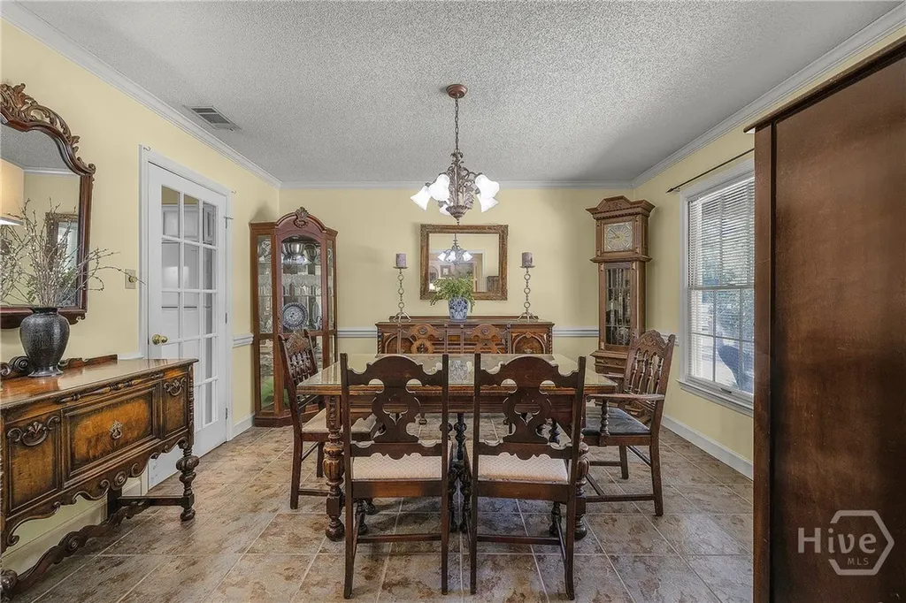 12 Sutton Road Savannah GA 31419