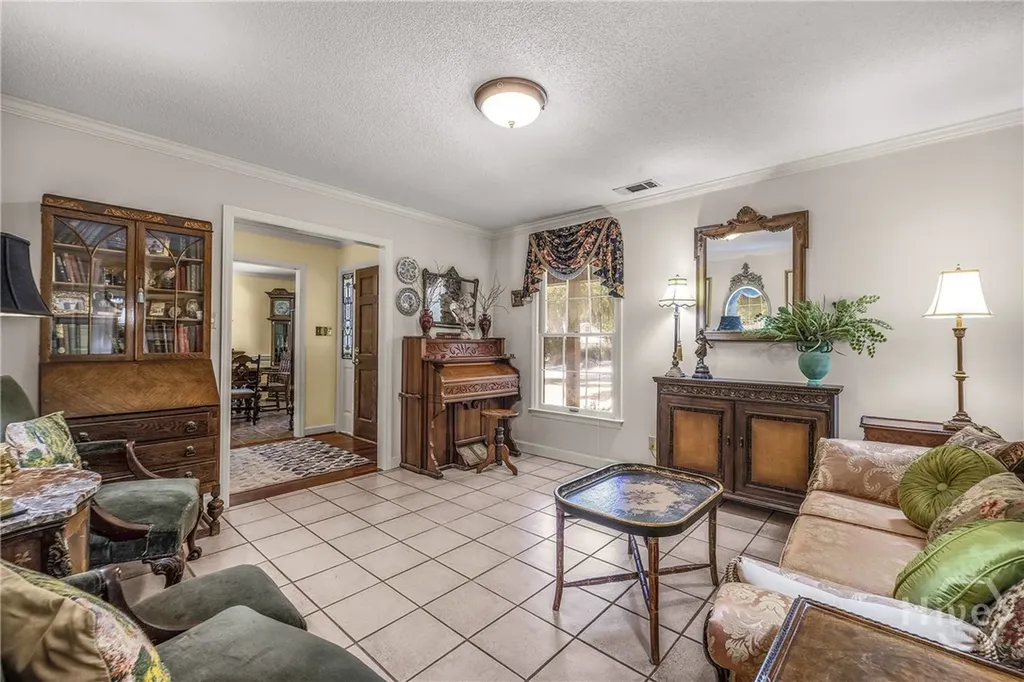 12 Sutton Road Savannah GA 31419