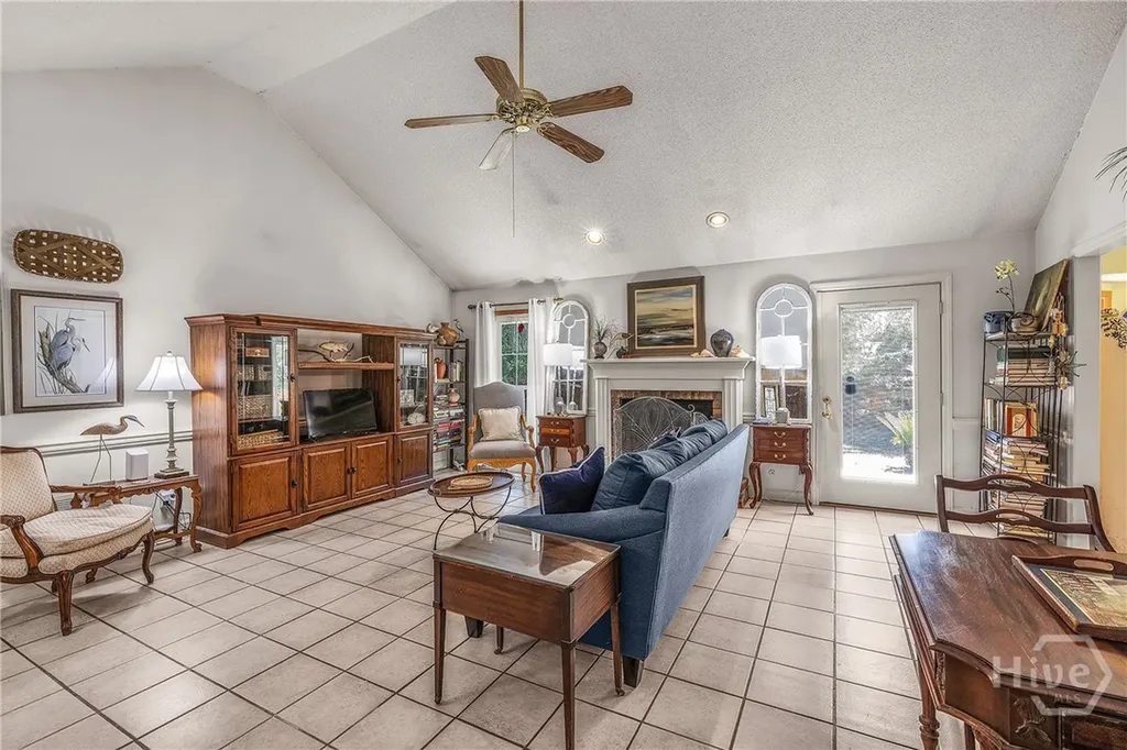 12 Sutton Road Savannah GA 31419