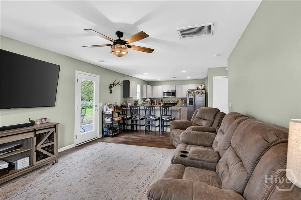 195 Tondee Way Midway GA 31320