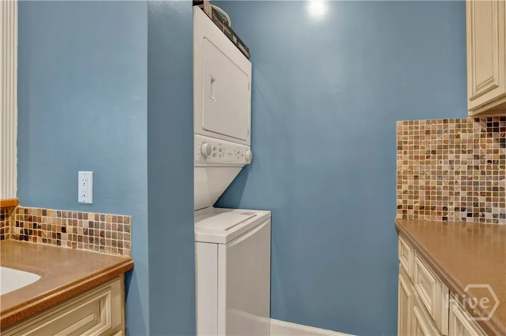 105 W Oglethorpe Avenue Savannah GA 31401