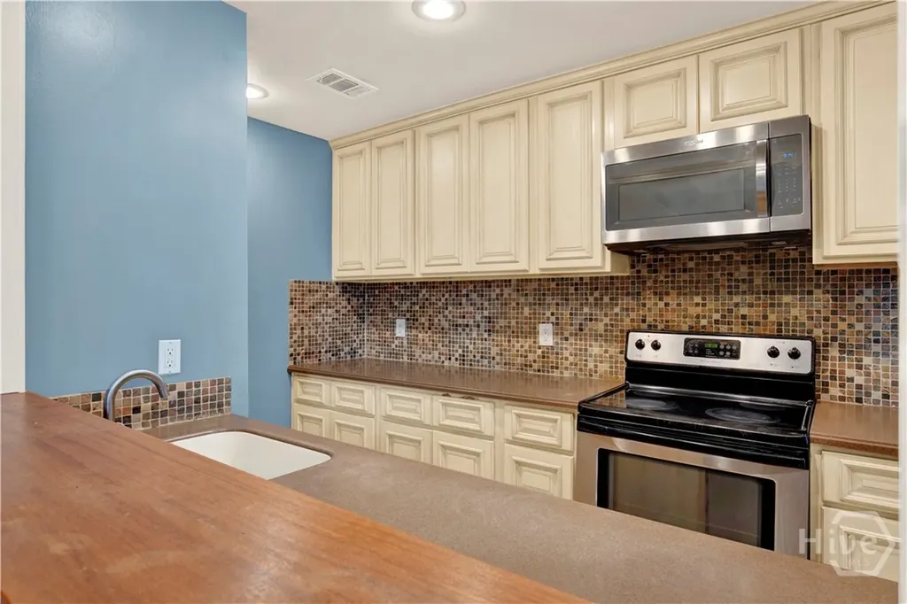 105 W Oglethorpe Avenue Savannah GA 31401