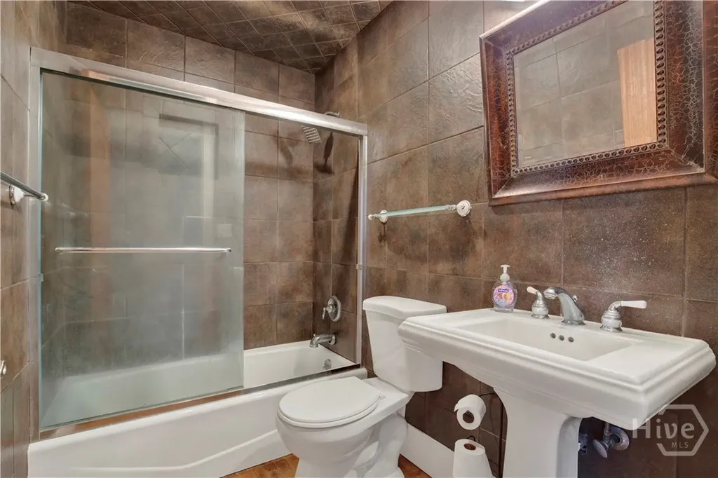 105 W Oglethorpe Avenue Savannah GA 31401