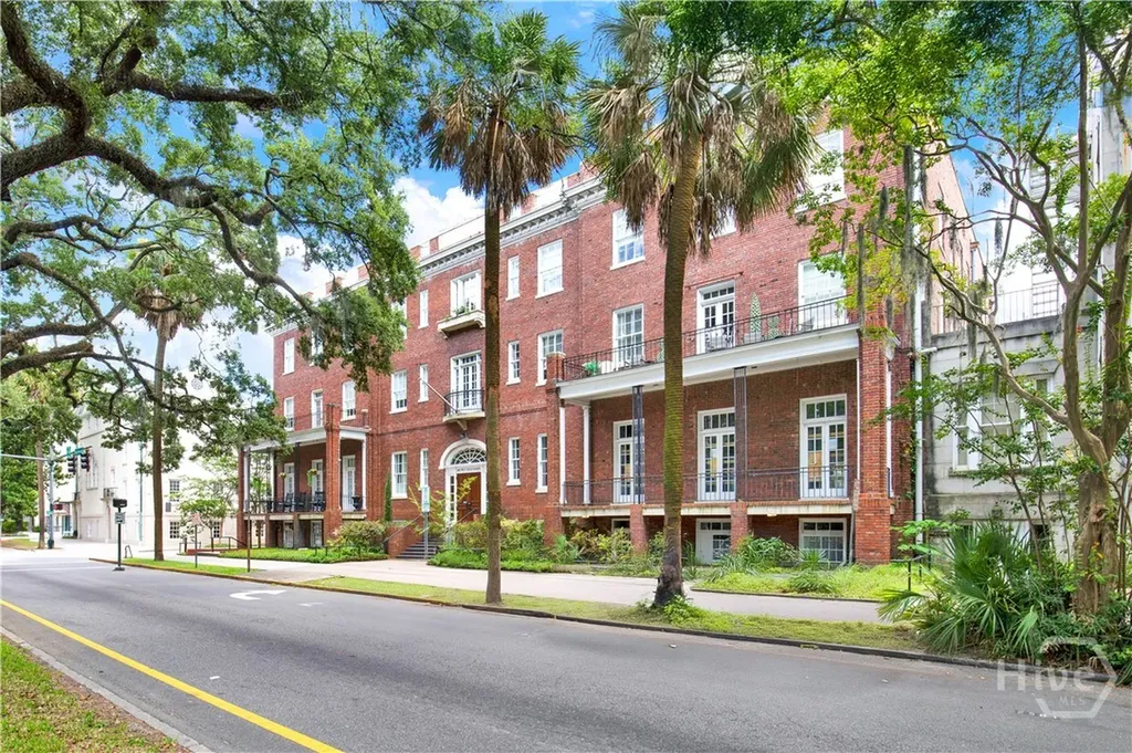 105 W Oglethorpe Avenue Savannah GA 31401