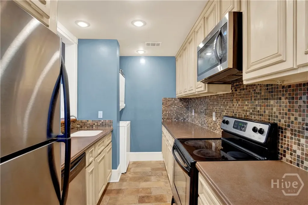 105 W Oglethorpe Avenue Savannah GA 31401