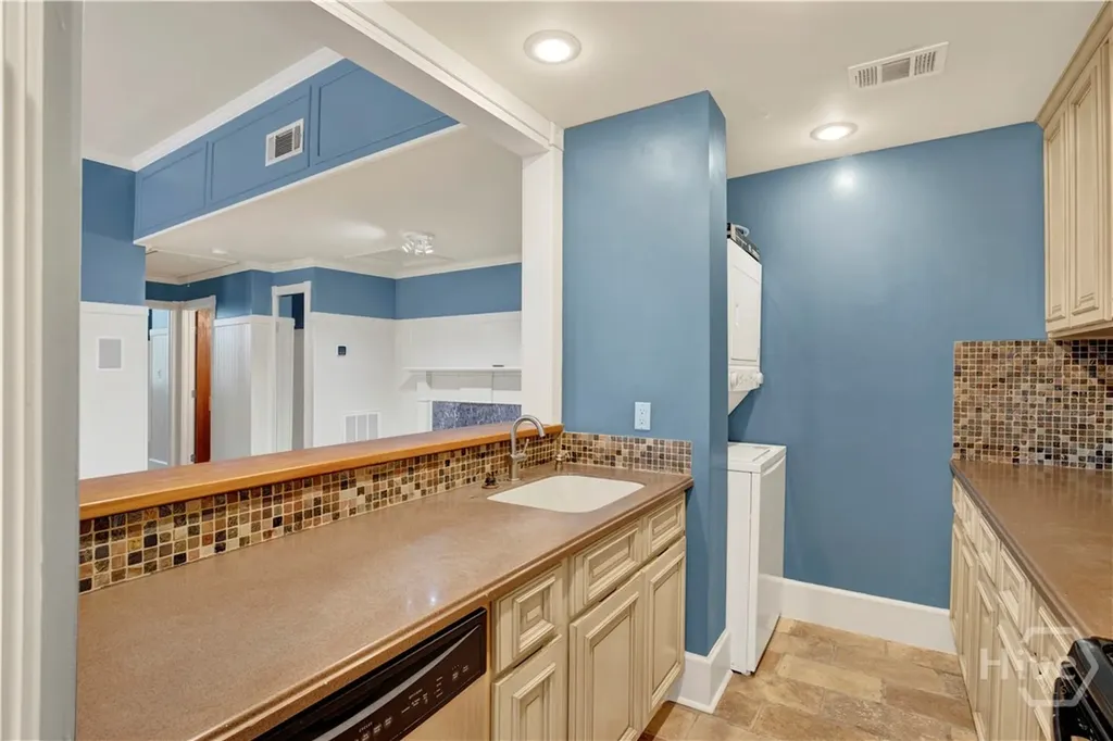 105 W Oglethorpe Avenue Savannah GA 31401