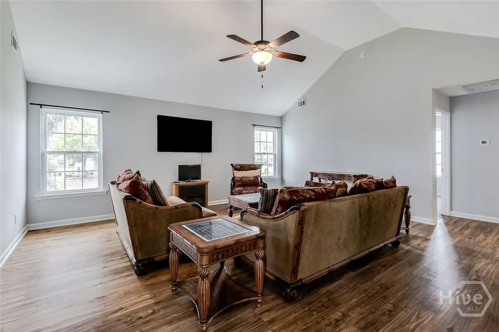 25 Swallow Tail Circle Savannah GA 31405