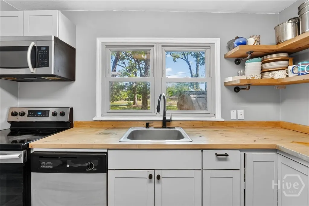 5326 Athena Drive Savannah GA 31404