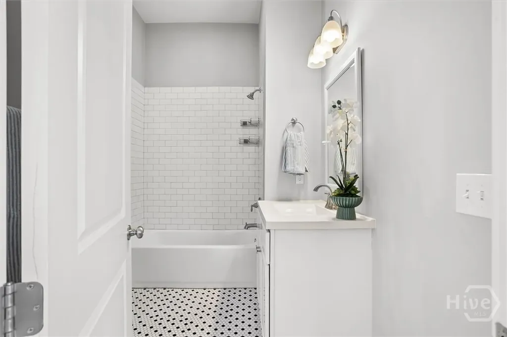 311 W 39th Street Savannah GA 31401
