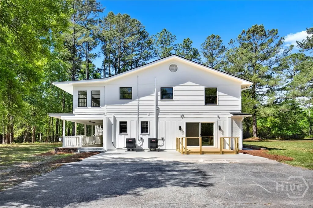 305 Kolic Helmey Road Guyton GA 31312