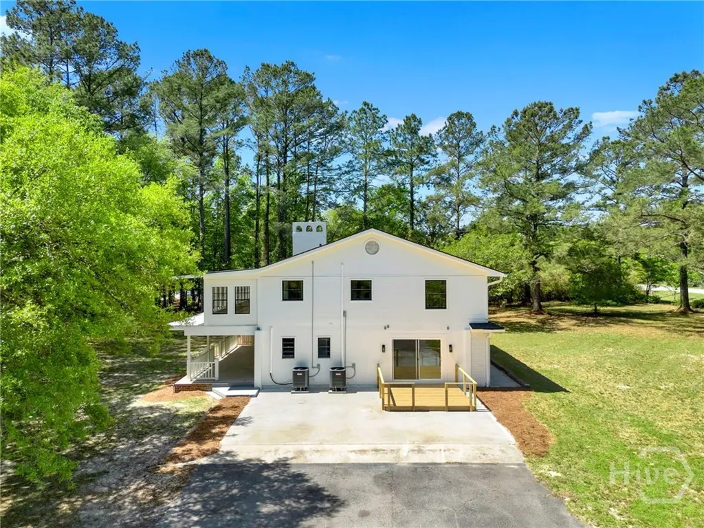 305 Kolic Helmey Road Guyton GA 31312